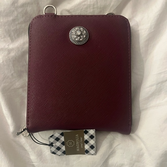 NWT MAGNOLIA & VINE CROSSBODY - Picture 1 of 4